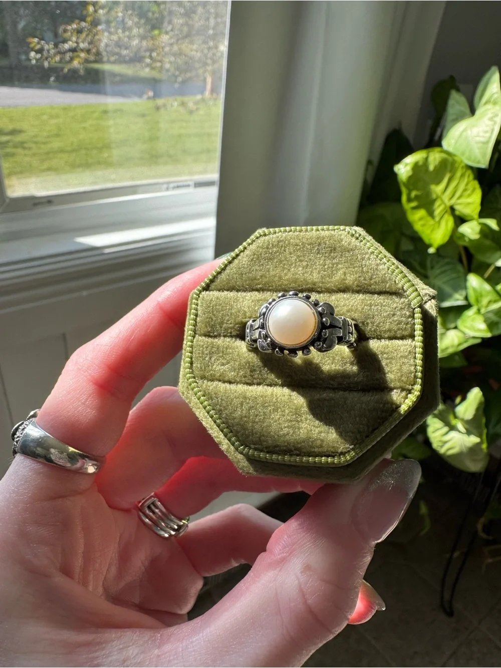 Vintage-Inspired White Mother-of-Pearl Sterling Ring